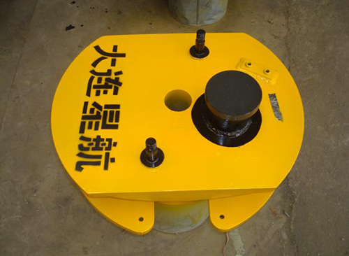 Electromagnet for furnace cover