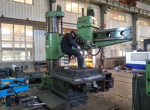 Radial drilling machine-40