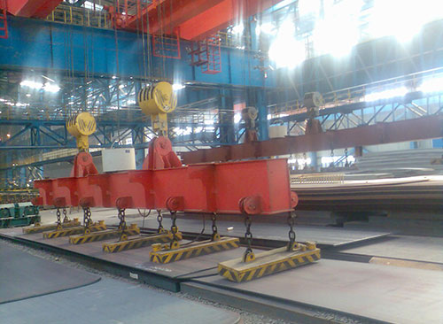 Electromagnet for lifting steel plate