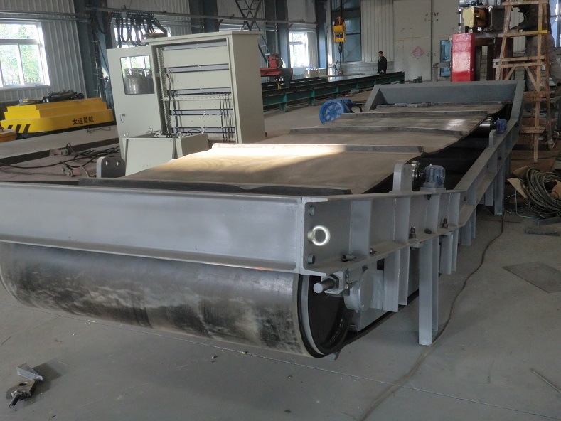 Belt type strong electromagnetic separator