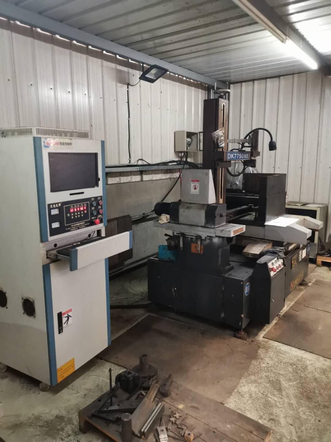 Wire cutting machine-DK7750
